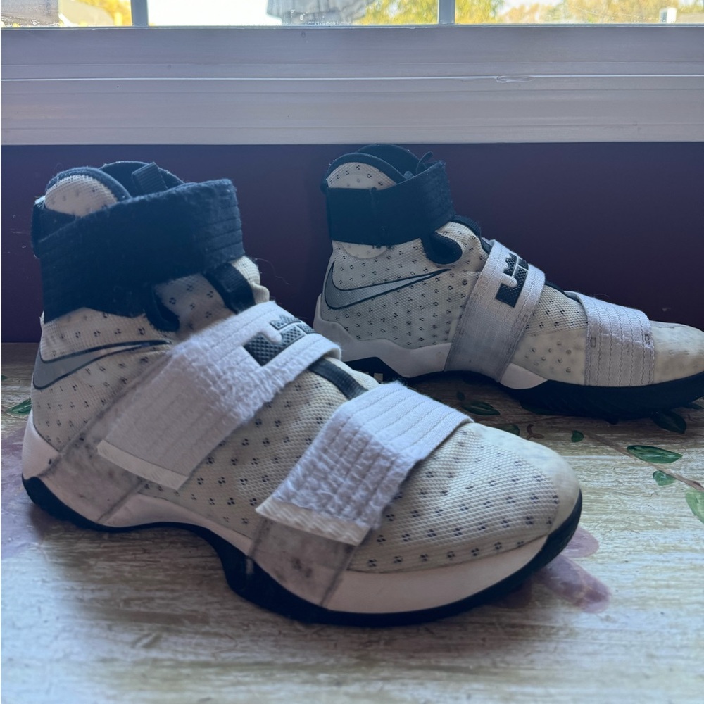 Nike Lebron Soldier 10 TB White Sz 11.5